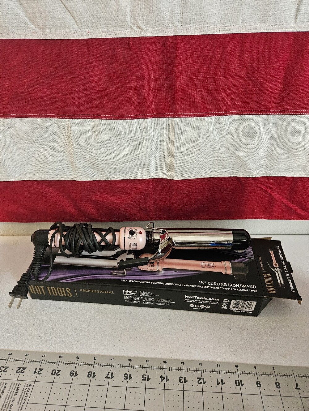 Hot Tools Curling Iron 1 1/2 “ Like NEW